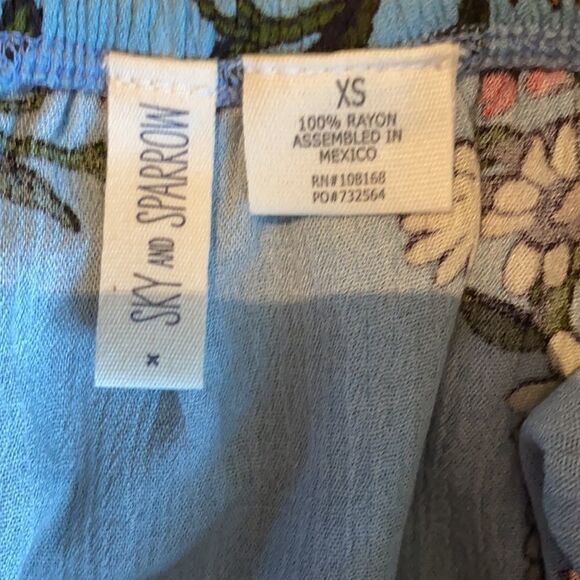 Sky and Sparrow Floral Crop Top Size XS - Picture 3 of 3